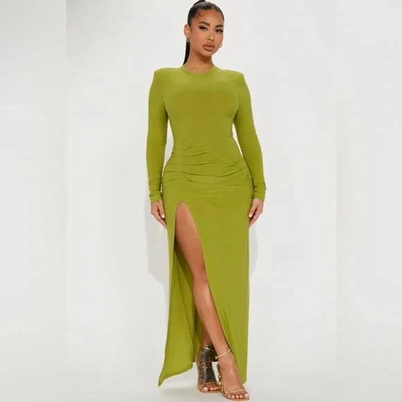 Fashion Nova Dresses & Skirts - 🔥NEW🔥 Green Fashion Nova Long Sleeve Ruched Maxi Dress - L